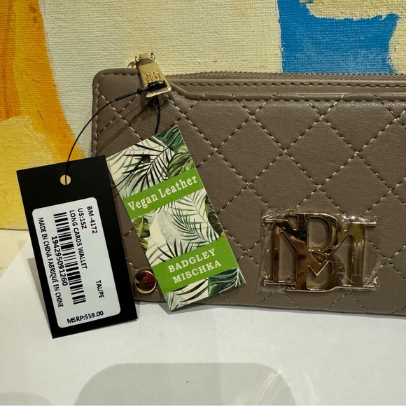 Badgley Mischka Logo Quilted Wallet - Picture 5 of 5